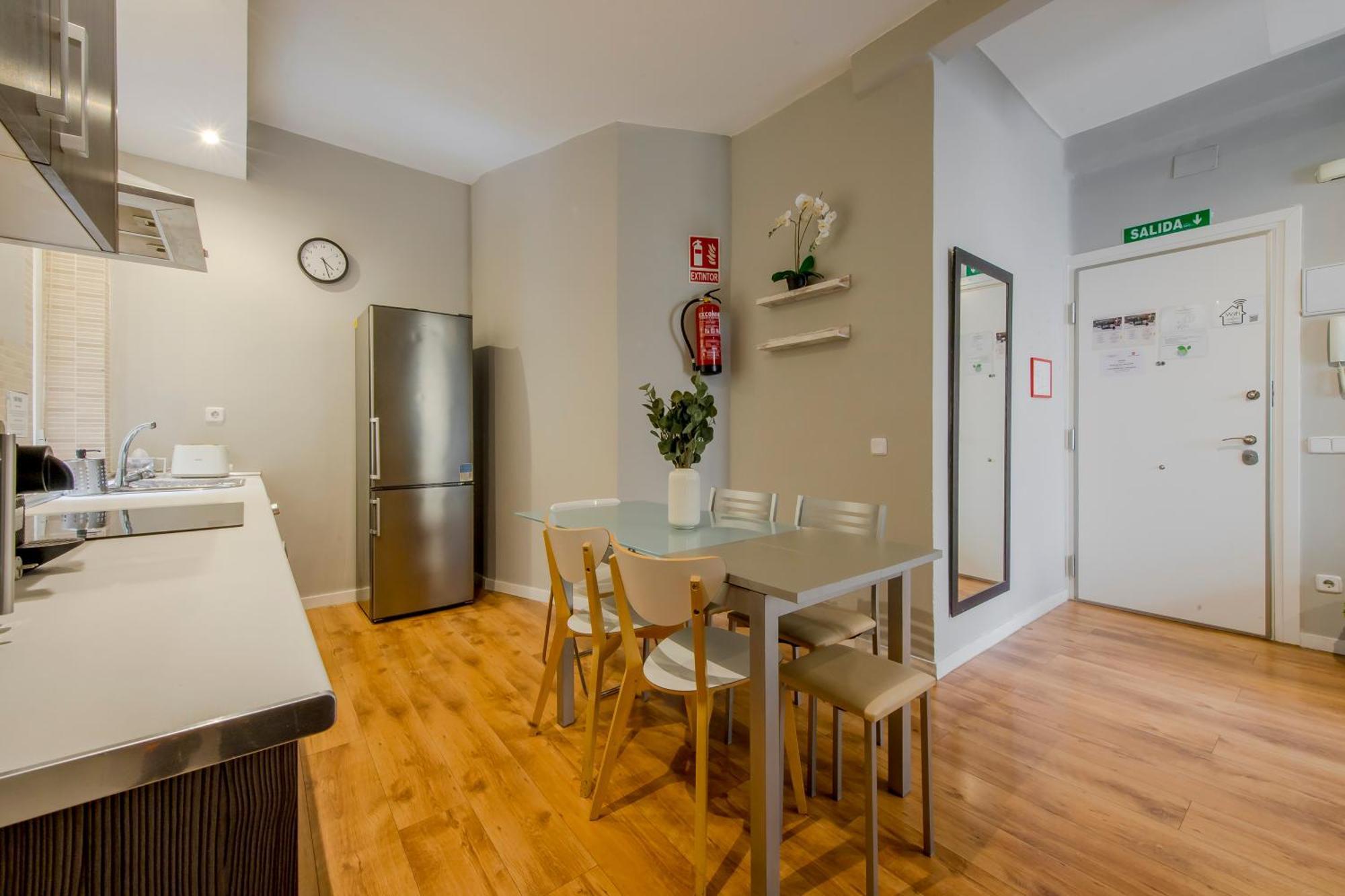 Excelente Piso De 3 Habitaciones En La Latina-Centro 마드리드 외부 사진